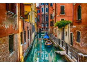 Холст с красками 40х50 см Узкая венецианская улочка 20 цв в коробке ХК-0935