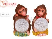 Декоративная статуэтка Обезьянка  со светящимся шаром  полистоун, 8х8х12 см TZ 13074