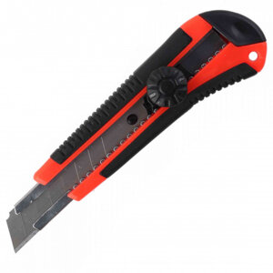 Нож канцелярский 18мм c 2-мя запасными лезвиями металл направляющие ручная 4090403