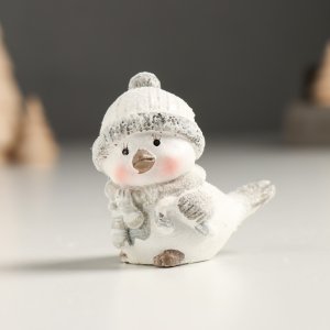Сувенир полистоун Белый птенчик в шапке и вязанном шарфе серебро МИКС 5х3,5х5см  9498908